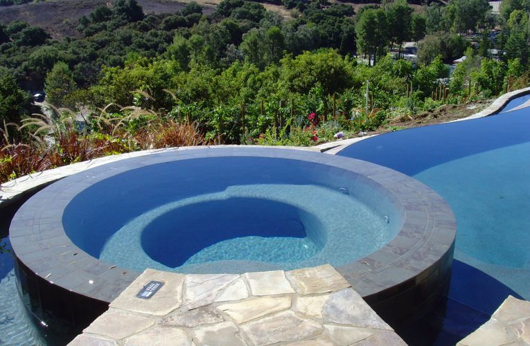 Infinity Pool and Spa in Calabasas