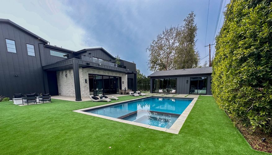 modern-pool-n-spa-los-angeles.jpg