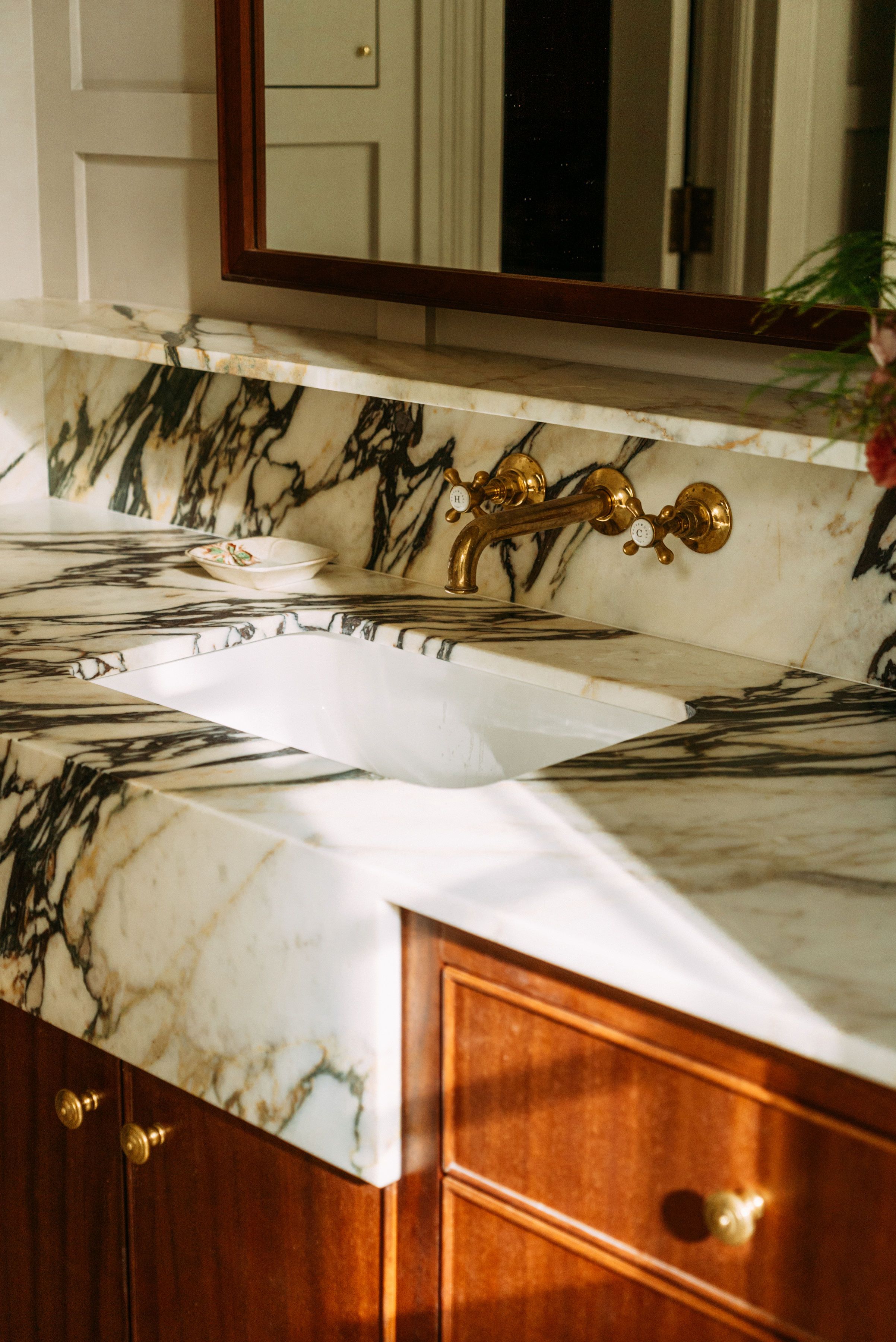 LKI_thomas_bathrooms_2024-03929.jpg