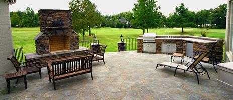 patio with mixed material pavers