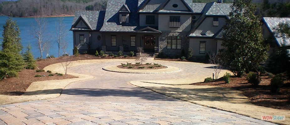 image of house with paved driveway
