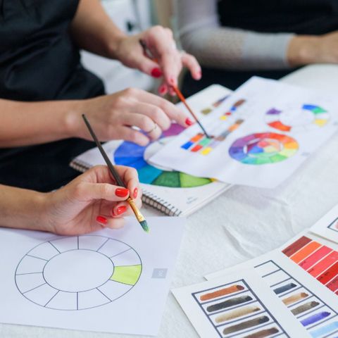 designers choosing lip colors