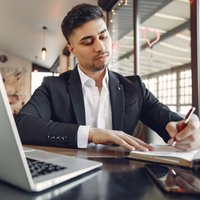 Spine Surgeon - 3.png