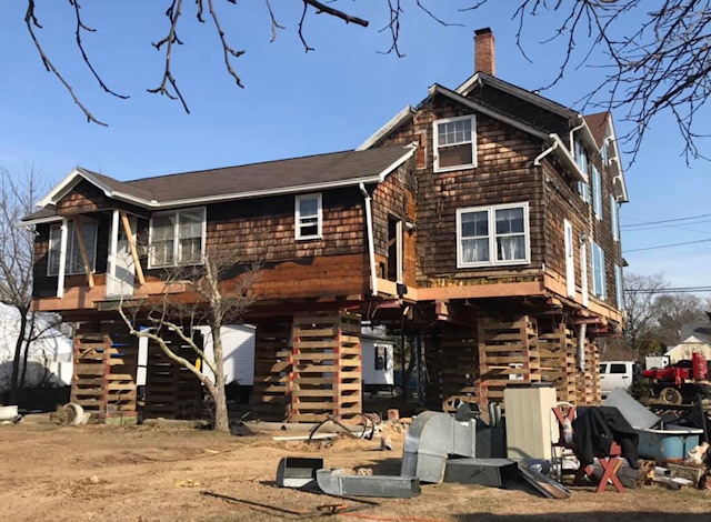 Pinkerton House Built in Mid 1800_s Bay Shore NY-2.jpg