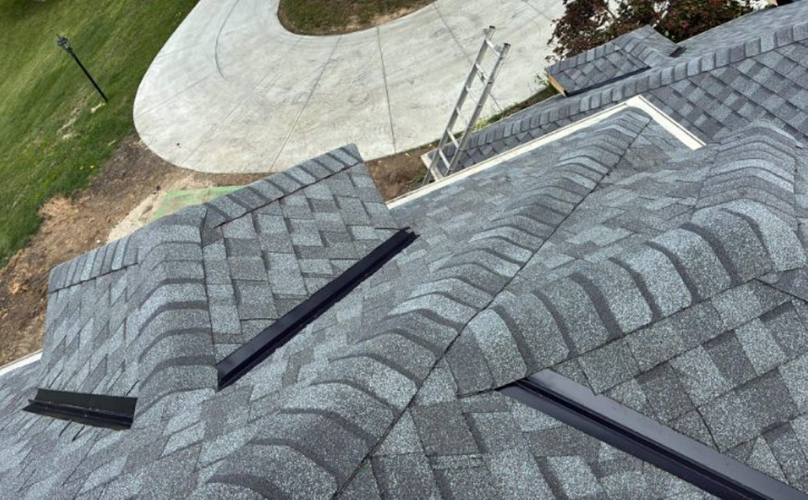Shingles Roofing (1050 x 650 px).png