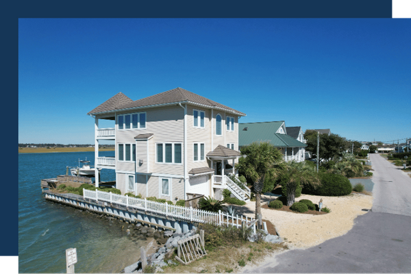 Nice coastal house with clean roof Nice coastal house with clean roof