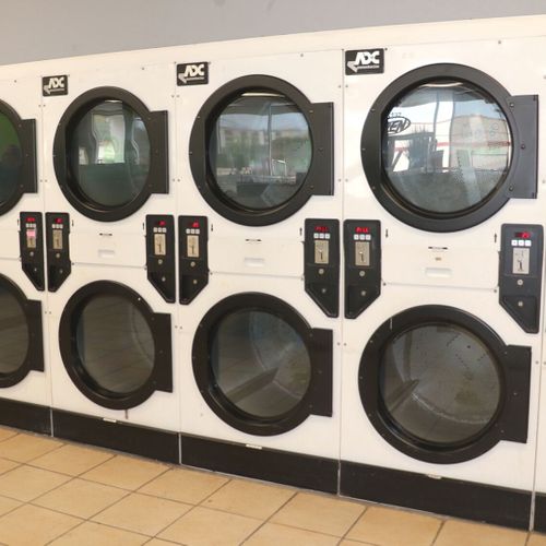 machines at Las Lavanderia Laundromat