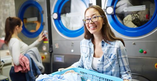 M26828 - Las Lavanderia - 4 Reasons to Do Your Laundry at a Laundromat - Feature image.jpg