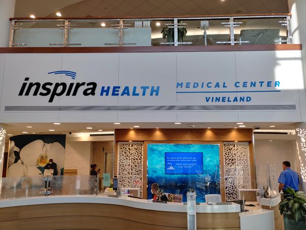 Inspira VMC Lobby-20220713_070314_HDR (1).jpg