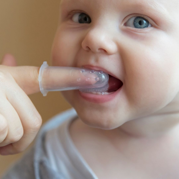 baby teeth brushing