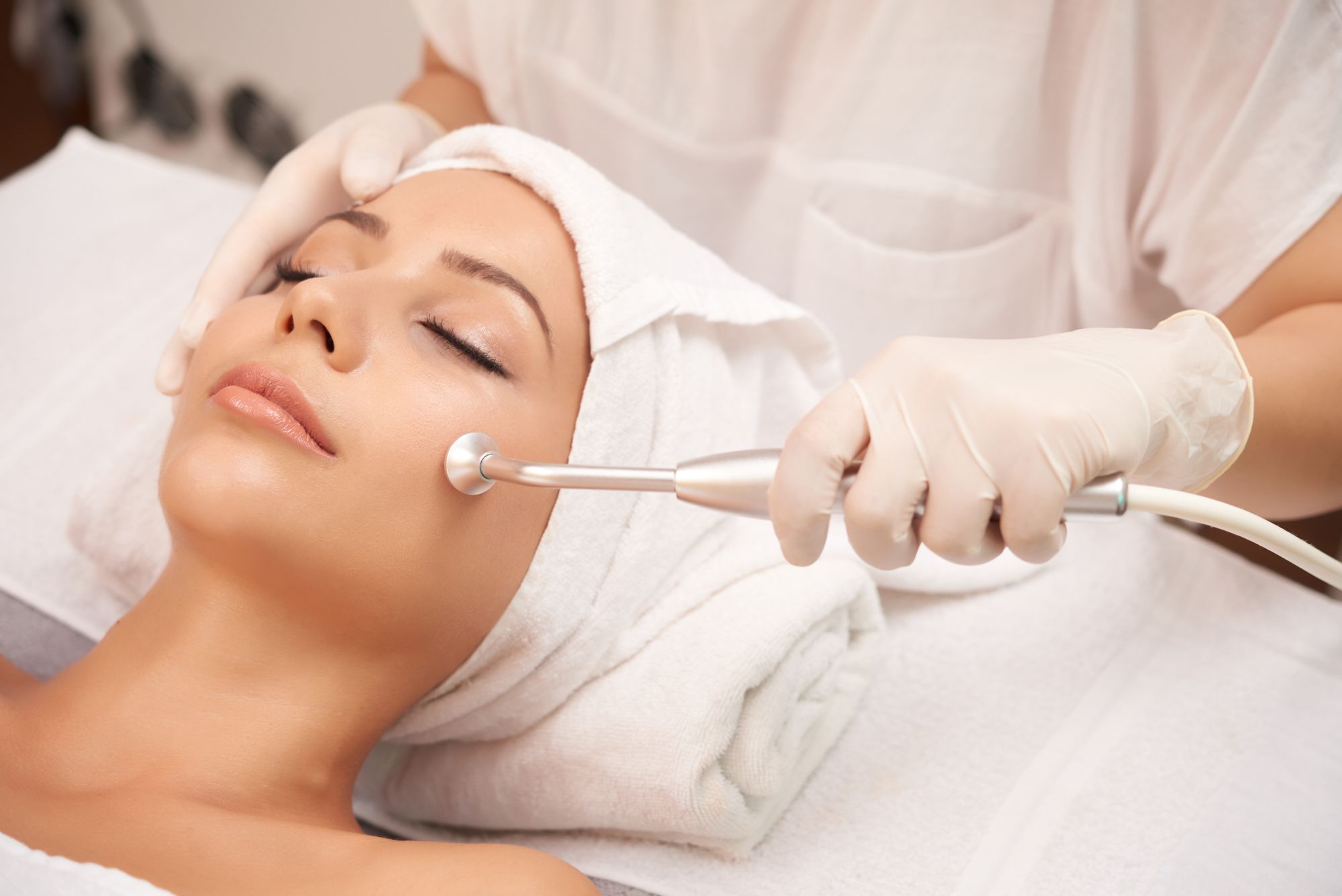 microdermabrasion-F5N6KT2.jpg