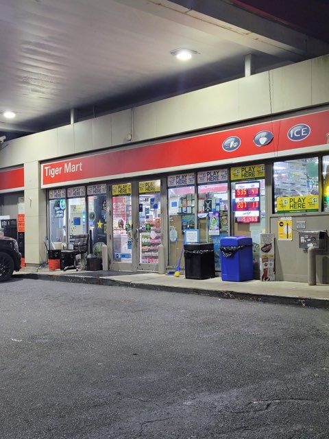 Holiday Park Exxon convenience store