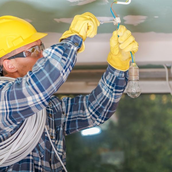 How to Choose the Right Electrical Contractor for Your Project - Image 1.jpg