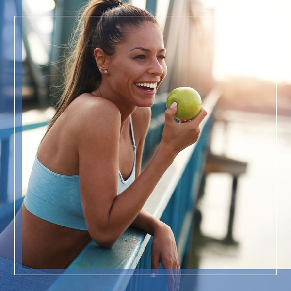 woman eating an apple