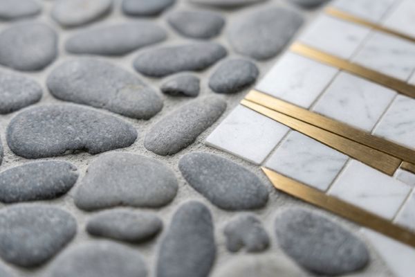 CUSTOM TILE & STONE INSTALLATION