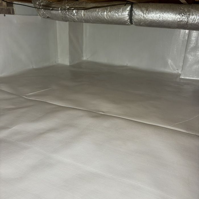 Insulated crawl space