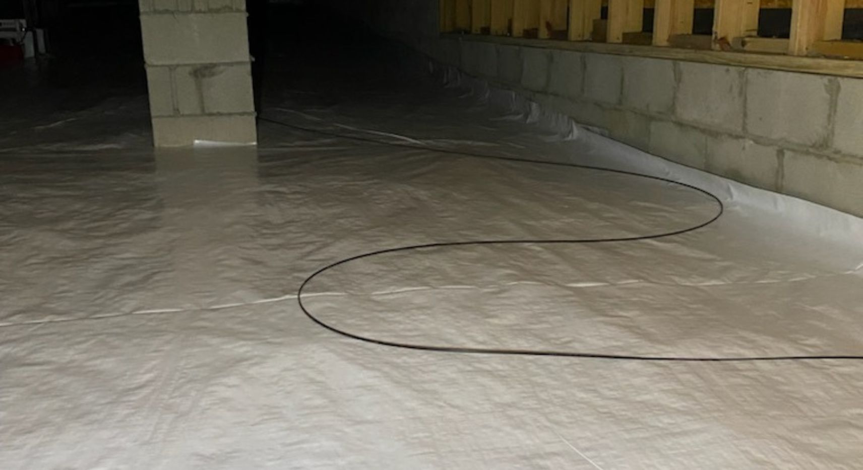 Encapsulated crawl space