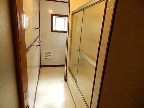2600 French #2 Bathroom 1.JPG