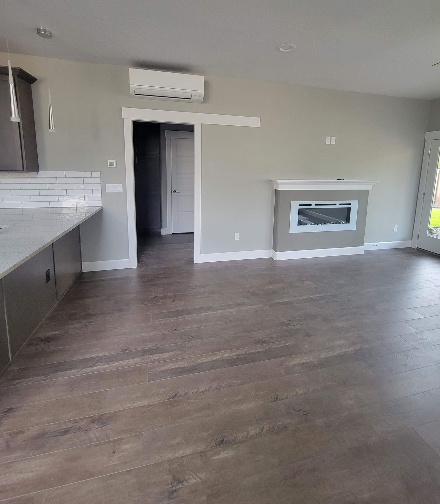 13980 Rainier Dining 
