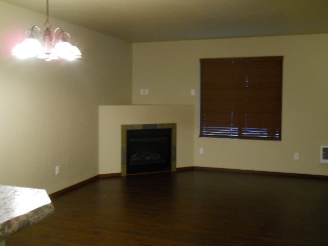 2803 N 15th Living.JPG