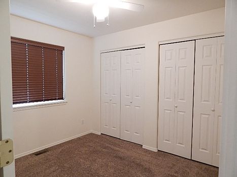 2416 Settlement Bedroom.JPG