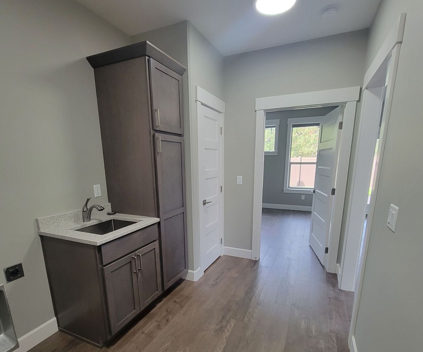 13980 Rainier Laundry 