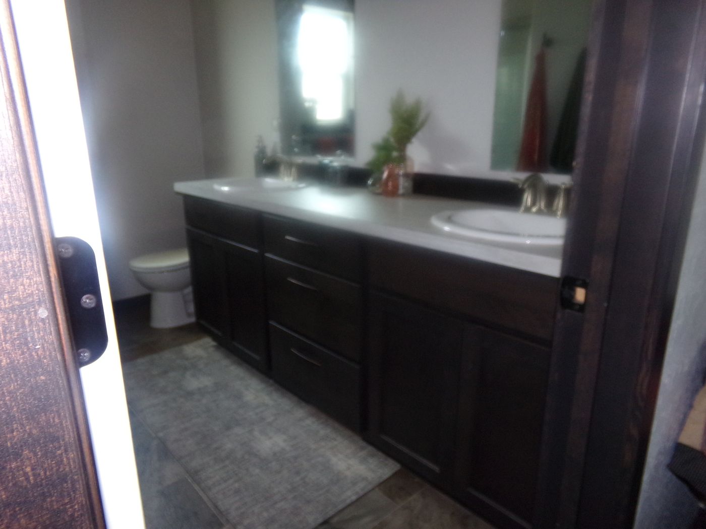 Master Bathroom.JPG
