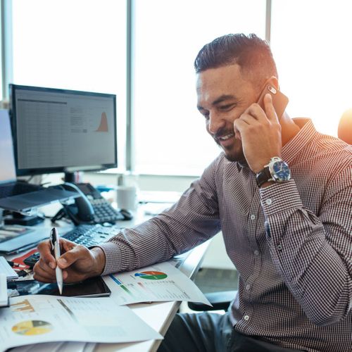 bookkeeper on phone call with client