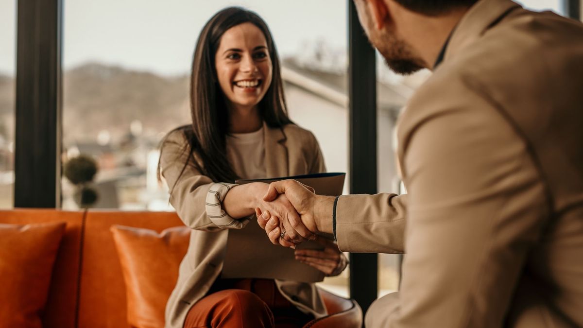 The First 90 Days_ Turning a New Hire into a Long-Term Asset with a Superior Onboarding Experience.jpg