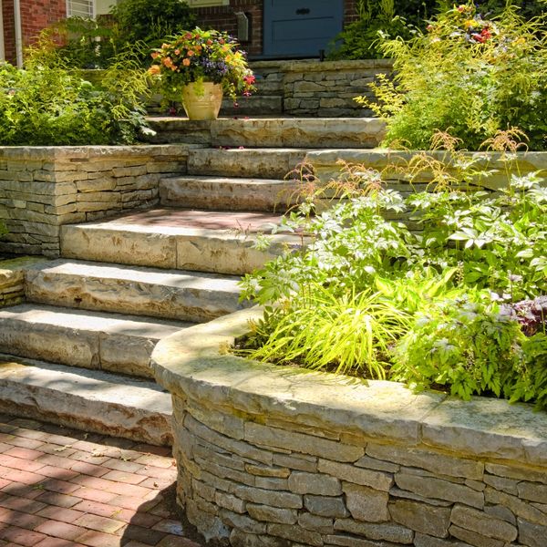 retaining wall with landscaped steps