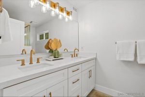 Screenshot_20251008_093904_Zillow.jpg