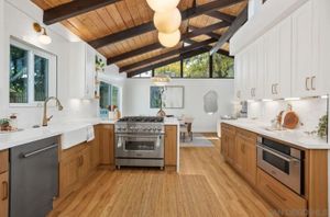 Screenshot_20251008_093819_Zillow.jpg
