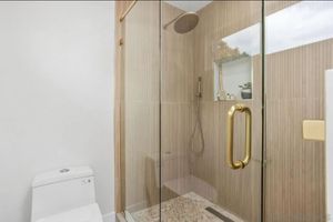 Screenshot_20251008_093908_Zillow.jpg