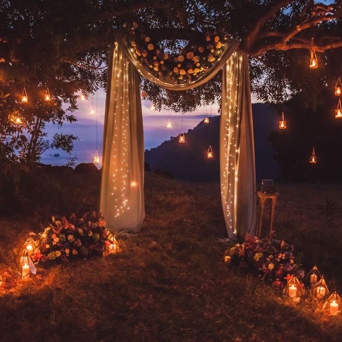 Outdoor wedding decor
