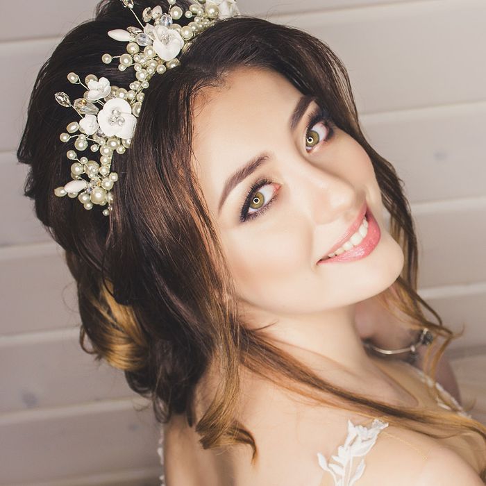 post-1_Hacks To Keep Your Bridal Headpiece In Place.jpg