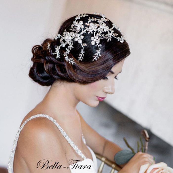 bride with headpiece