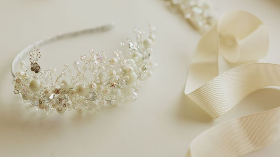 M35592 - Blog Hero Image - Our Top 4 Must-Have Wedding Accessories This Season.jpg