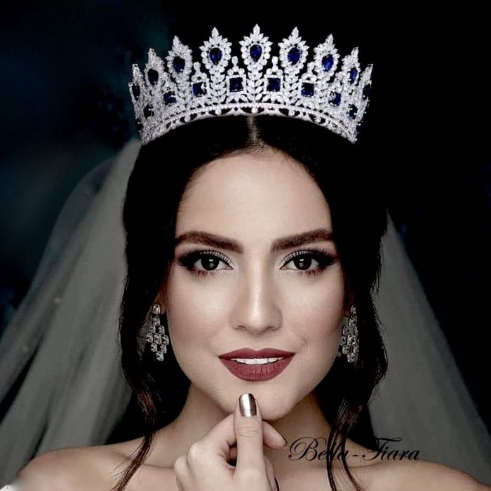 bride with a sapphire tiara