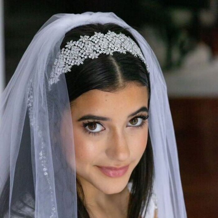 bride with headpiece