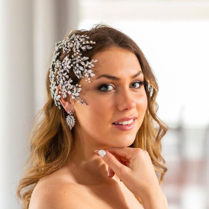 Tips for Choosing the Right Pearl Headpiece.jpg