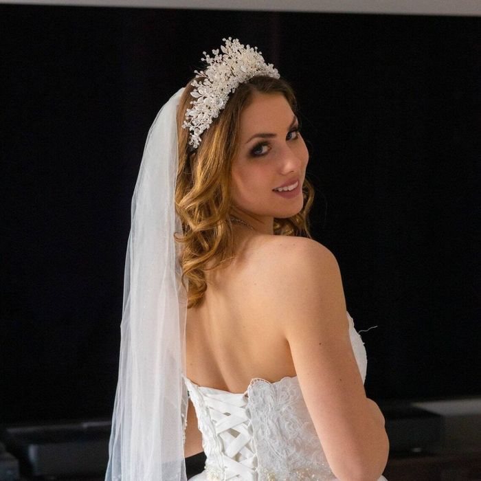 bride with a tiara and veil