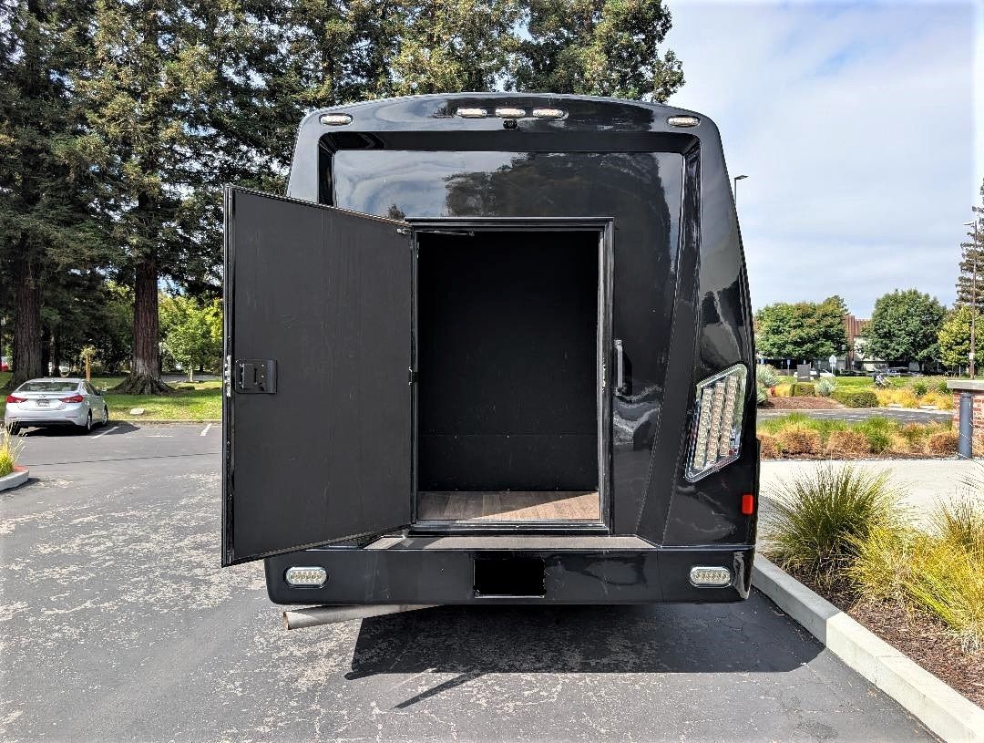 Black Executive Ford Bus - 24 Passenger 05.jpg