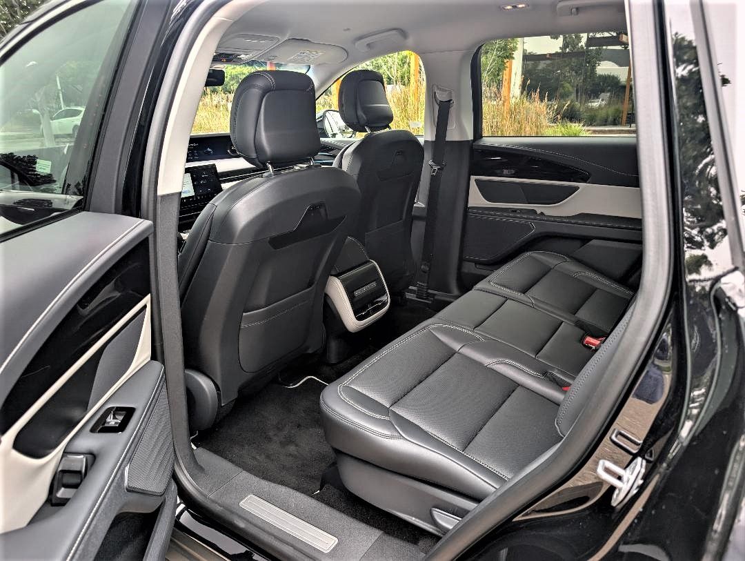 Lincoln Nautilus 05.jpg