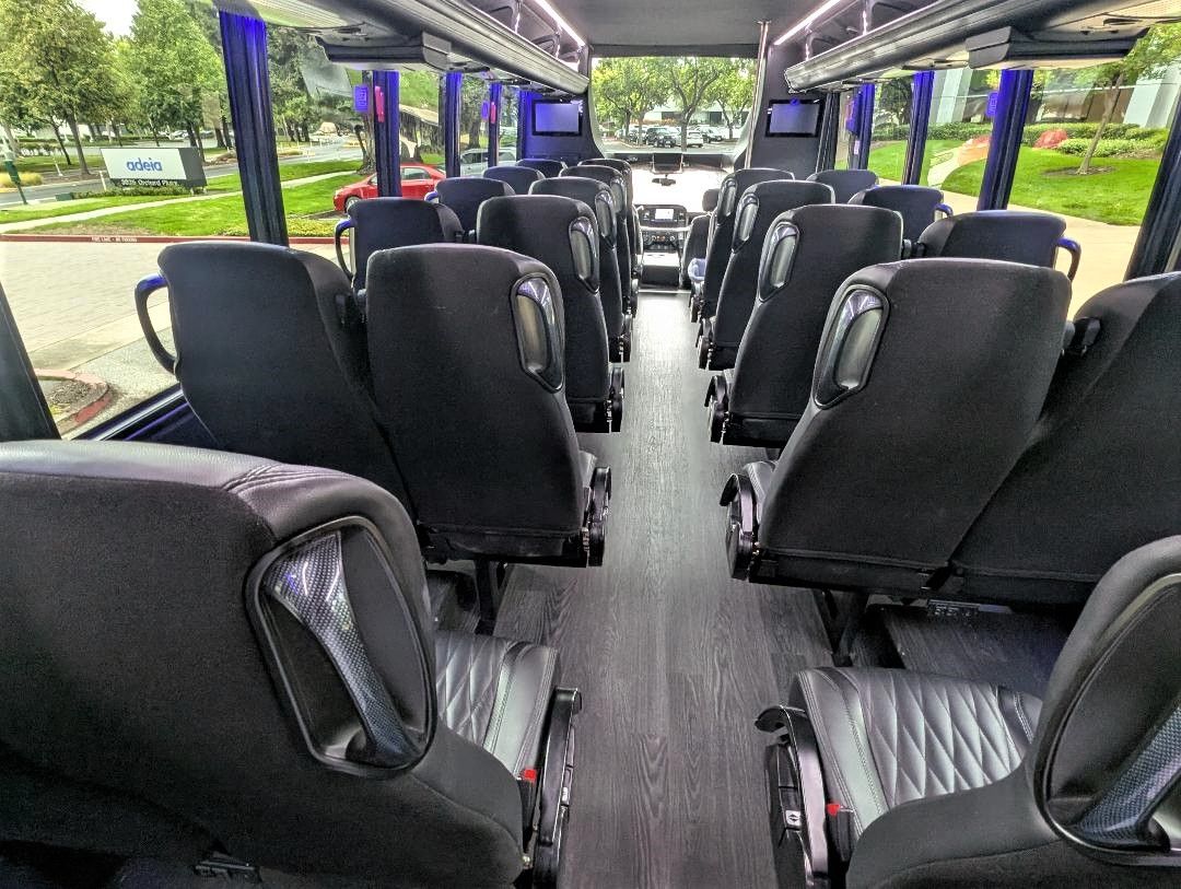 Black Executive Ford Bus - 28 Passenger 04.jpg