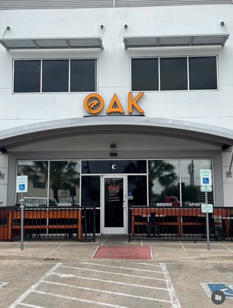 Oak Texas Bar & Grill - Uptown - 🍾🍾 𝐇𝐨𝐦𝐞 𝐨𝐟 𝐭𝐡𝐞