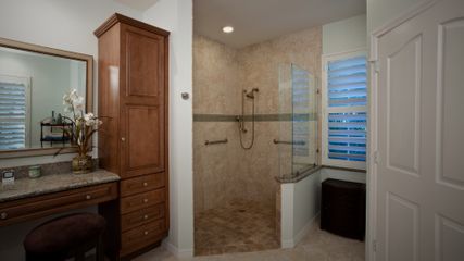 bathroom with grab bars