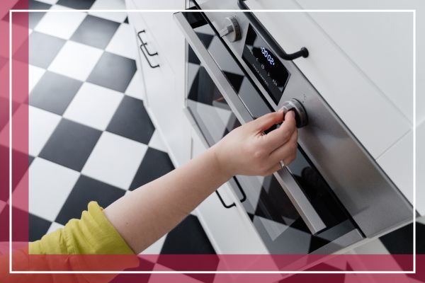 adjusting dial on oven