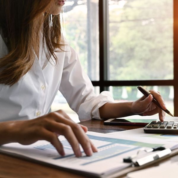 woman doing bookkeeping work 