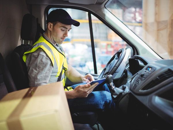 Delivery driver using a tablet