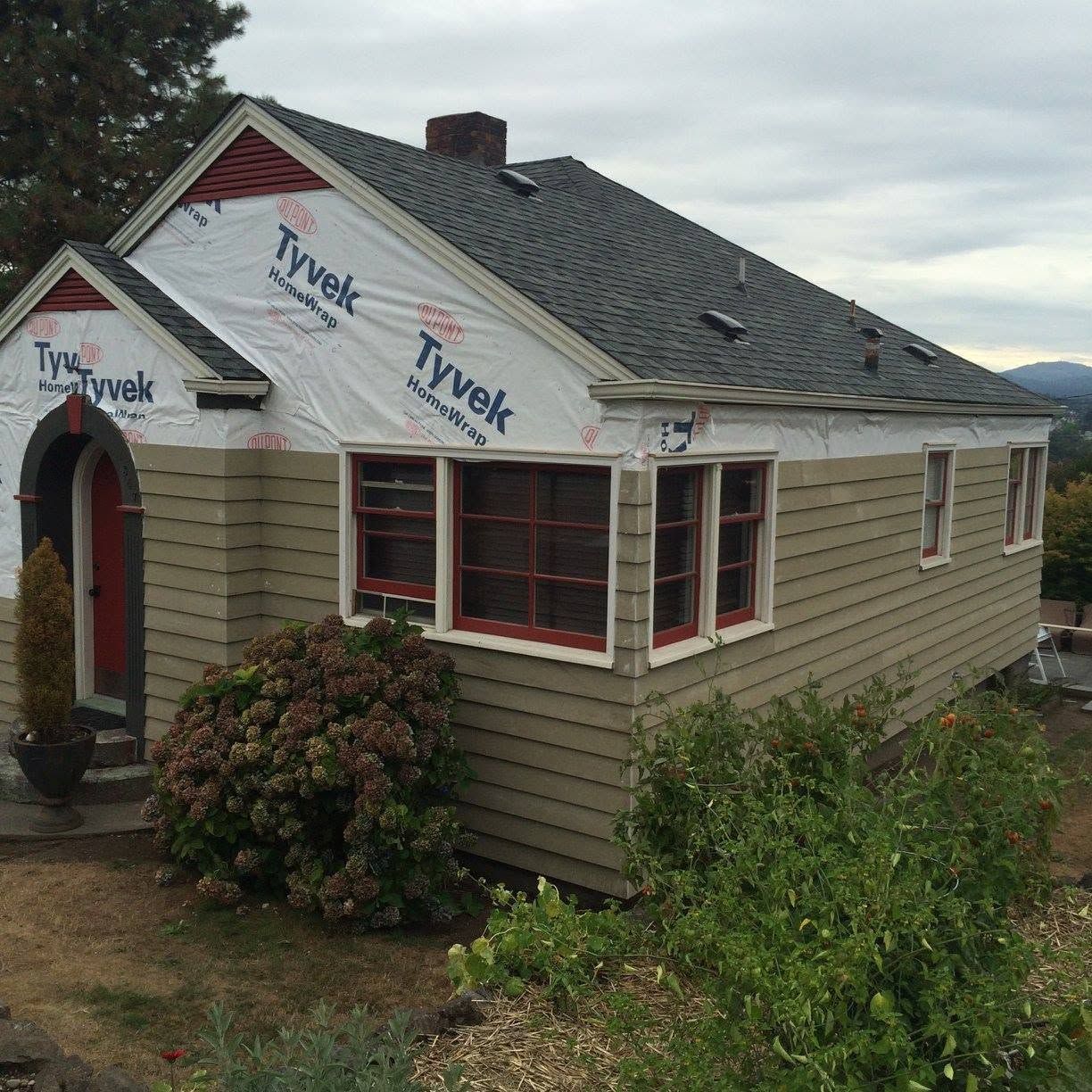 exterior siding replacement in progress 491737695_3853798801598014_3351861361015142398_n.jpg